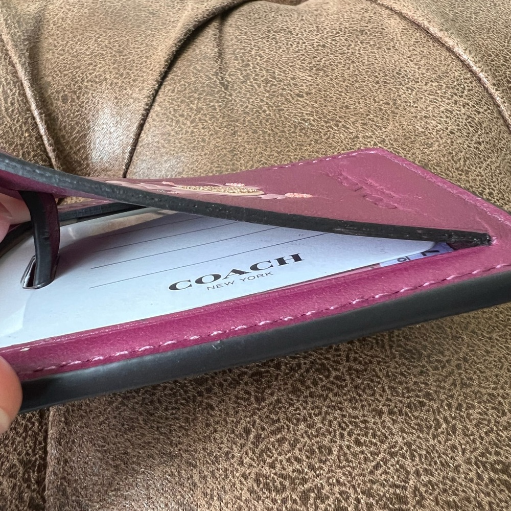 NWOT COACH DEEP RASPBERRY LEATHER DANCING MOUSE LUGGAGE TAG - Picture 4 of 4